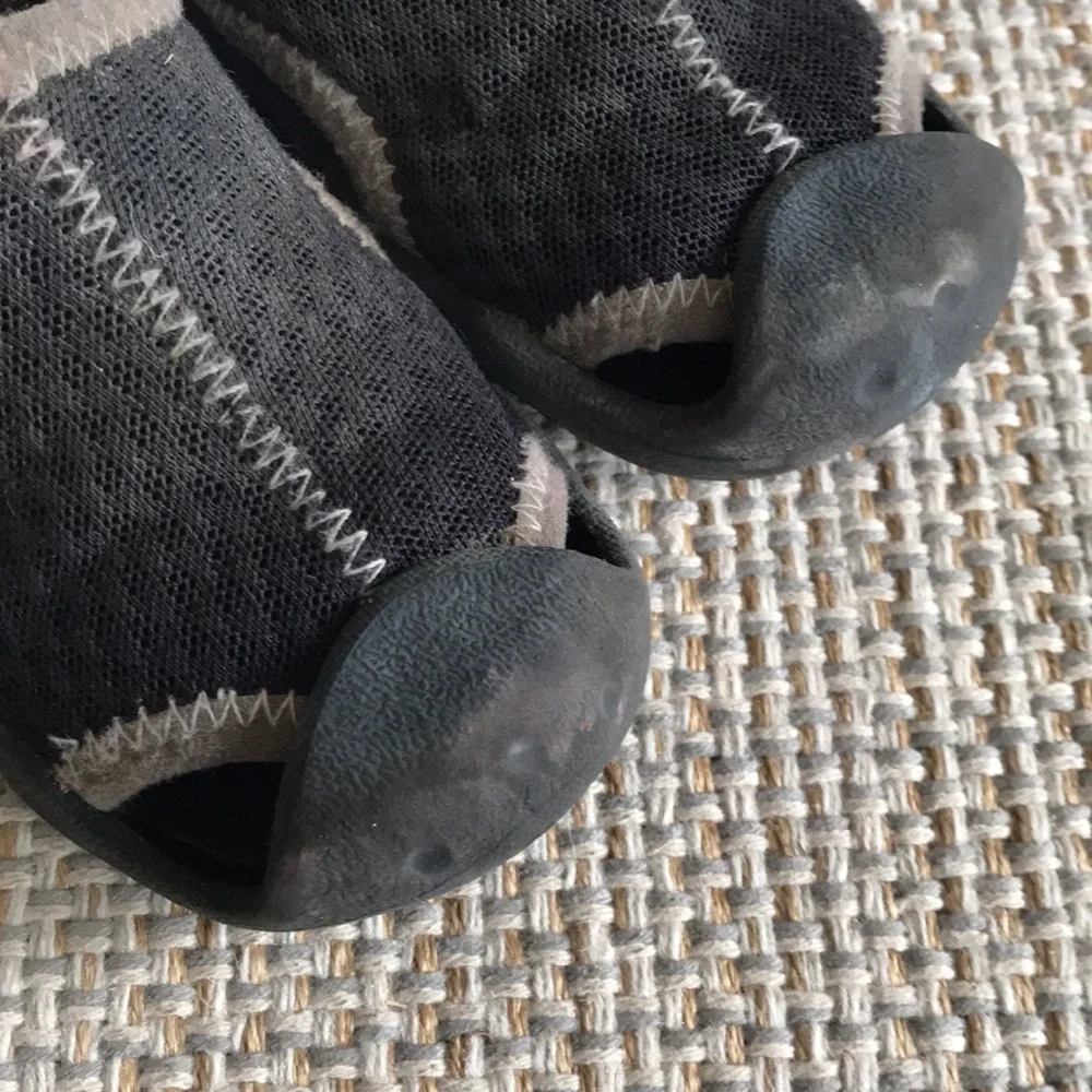 Crocs Swiftwater Sandals (size 11)